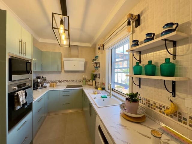 4 soveværelse Villa til salg i Casco Urbano, Adeje - € 710.000 (Ref: 8880898)