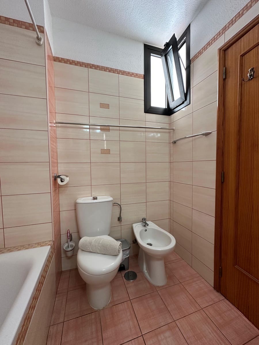 1 bedroom Apartment for sale in Los Cristianos - € 290,000 (Ref: 8891723)