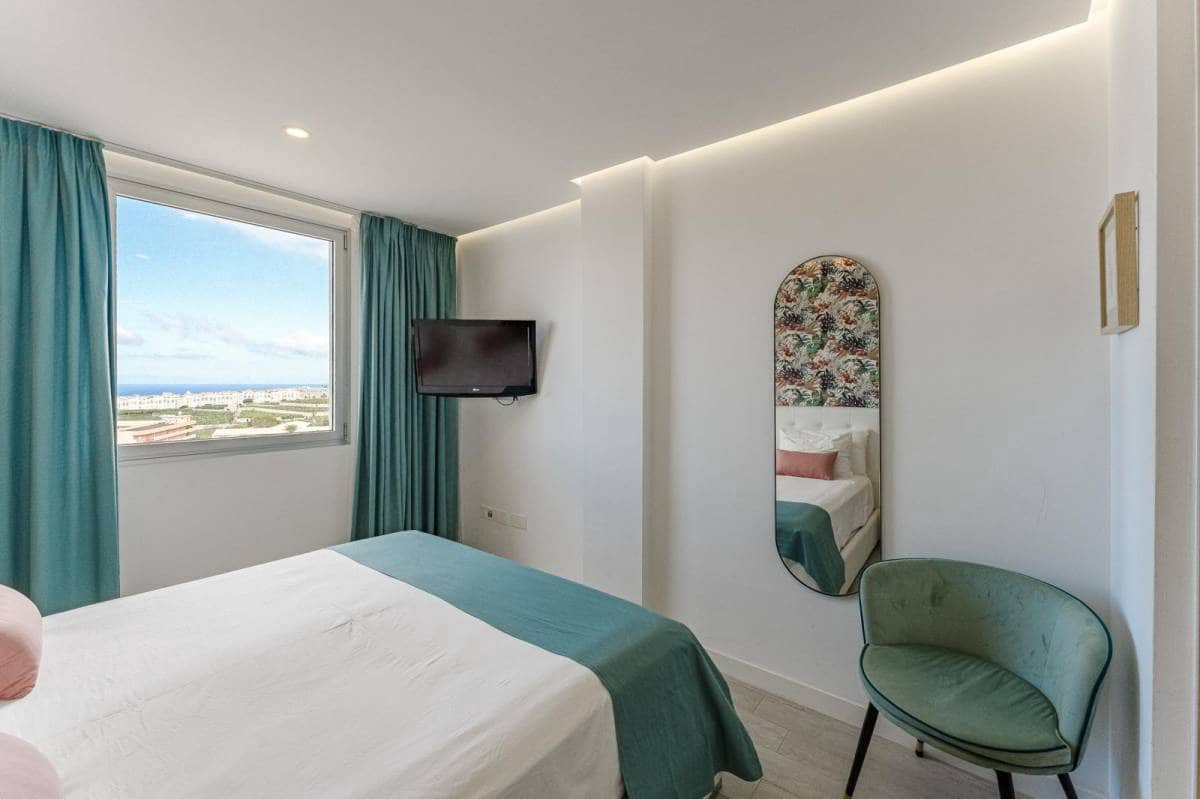 2 bedroom Apartment for sale in Playa Paraiso - € 495,000 (Ref: 8898085)