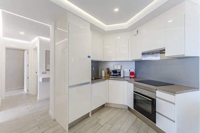 2 soveværelse Lejlighed til salg i Playa Paraiso, Adeje - € 495.000 (Ref: 8898085)