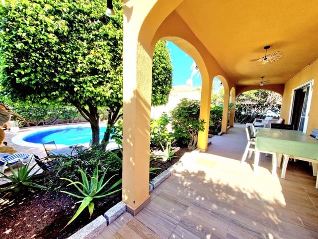 3 bedroom Villa for sale in Callao Salvaje, Adeje - € 785,000 (Ref: 8904019)