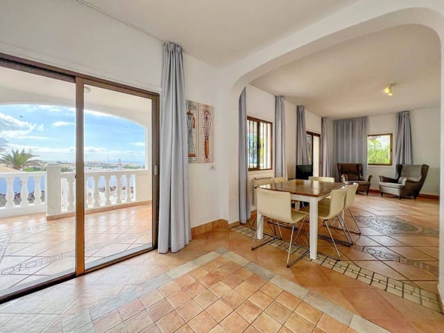 4 bedroom Villa for sale in Callao Salvaje, Adeje - € 875,000 (Ref: 8913584)