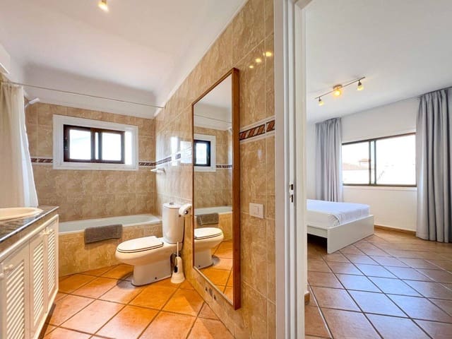 4 bedroom Villa for sale in Callao Salvaje, Adeje - € 875,000 (Ref: 8913584)