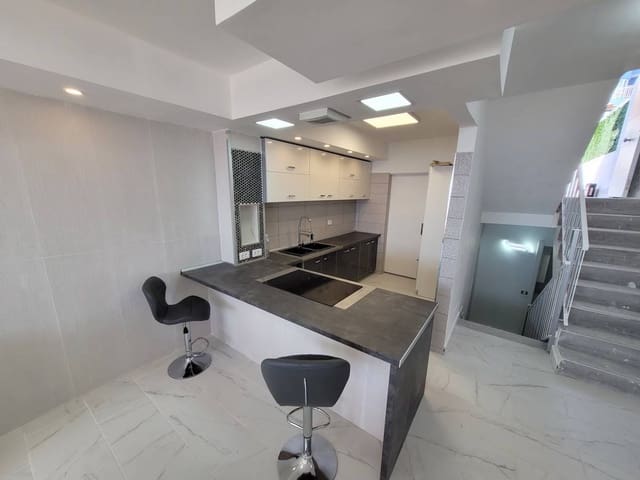 3 slaapkamer Villa te koop in Los Menores, Adeje - € 385.000 (Ref: 8913585)