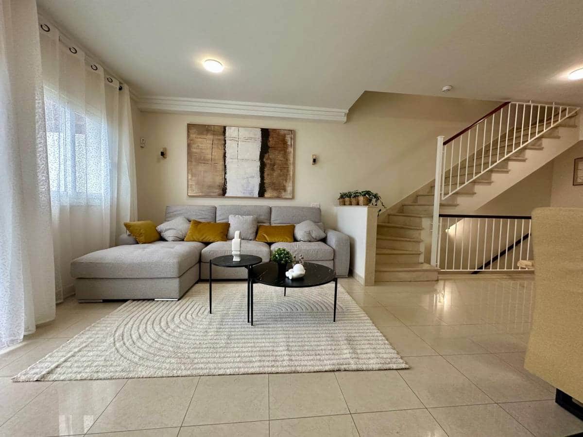 4 bedroom Townhouse for sale in Los Cristianos - € 690,000 (Ref: 8925345)