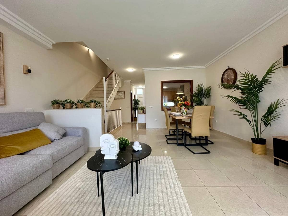 4 bedroom Townhouse for sale in Los Cristianos - € 690,000 (Ref: 8925345)