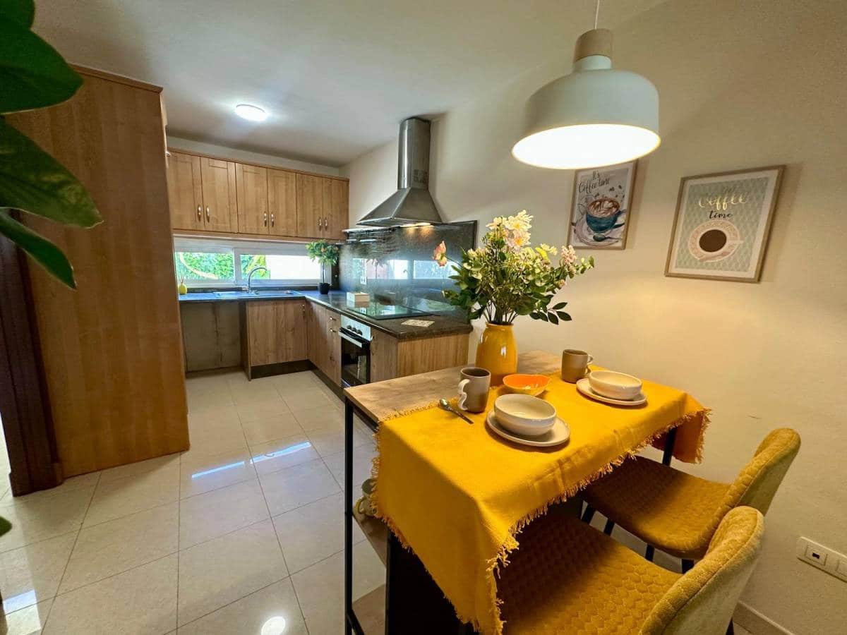 4 bedroom Townhouse for sale in Los Cristianos - € 690,000 (Ref: 8925345)