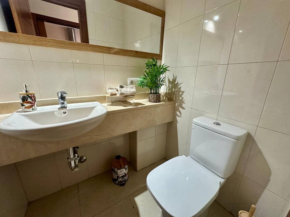 4 bedroom Townhouse for sale in Los Cristianos - € 690,000 (Ref: 8925345)