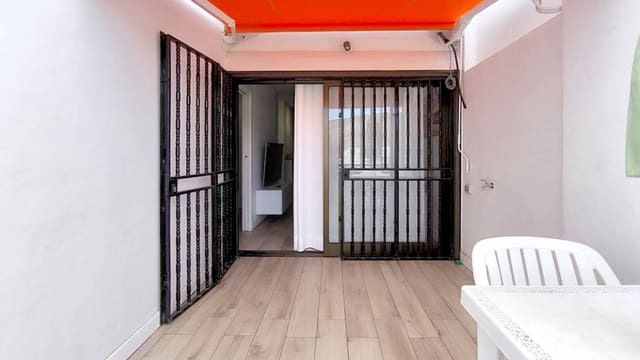 2 bedroom Apartment for sale in Los Cristianos, Arona - € 350,000 (Ref: 8928376)