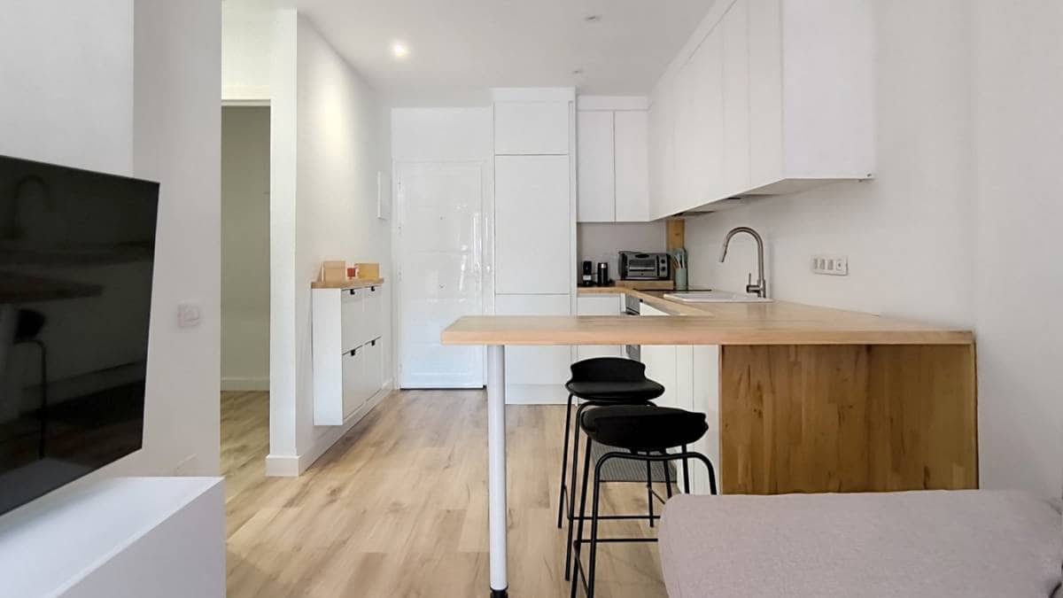 2 bedroom Apartment for sale in Los Cristianos - € 350,000 (Ref: 8928376)