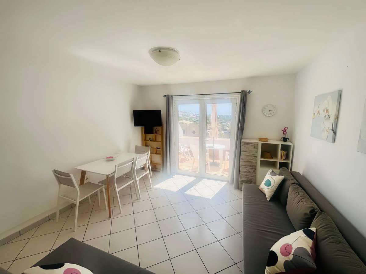 Apartment for sale in Costa Adeje - € 270,000 (Ref: 8967265)