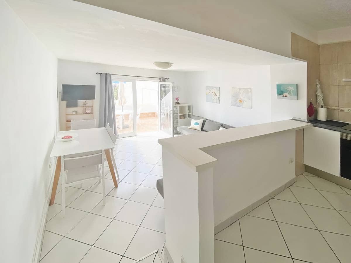 Apartment for sale in Costa Adeje - € 270,000 (Ref: 8967265)