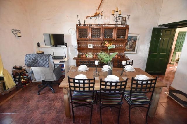 5 sovrum Finca/Hus på landet till salu i El Roque, San Miguel de Abona - 370 000 € (Ref: 8969294)