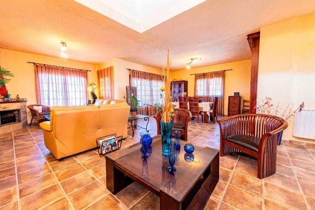 3 soveværelse Villa til salg i Chayofa, Arona - € 827.000 (Ref: 9000366)