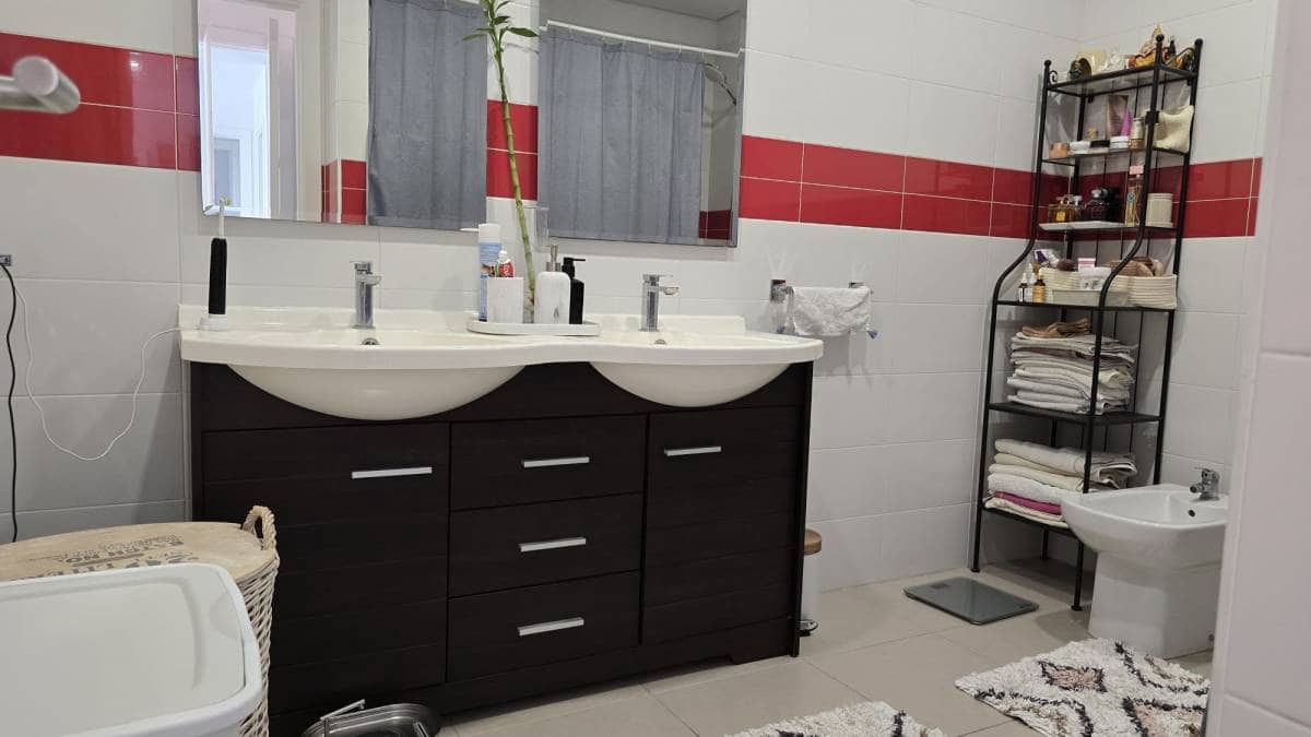 3 bedroom Apartment for sale in Alcala - € 370,000 (Ref: 9041381)