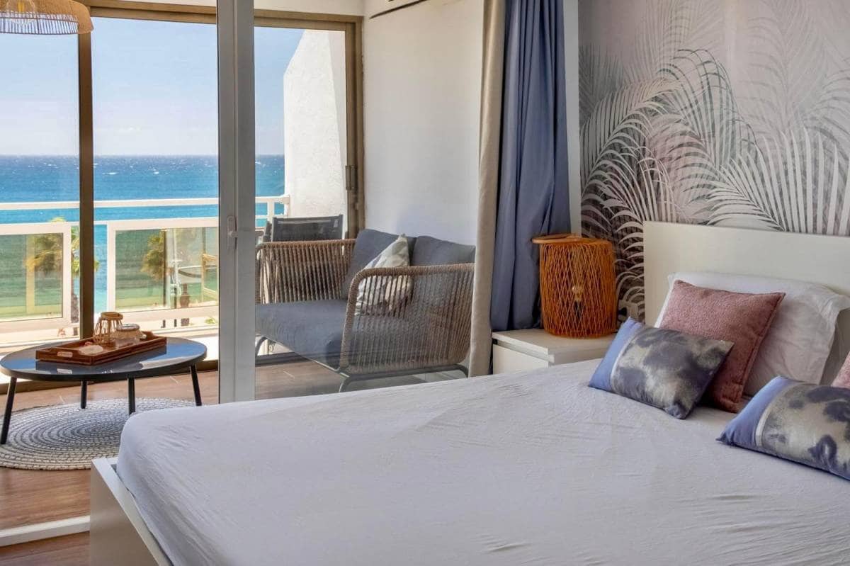 2 bedroom Apartment for sale in Los Cristianos - € 750,000 (Ref: 9041382)