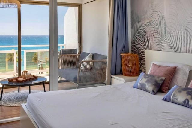 Apartamento de 2 habitaciones en Los Cristianos, Arona en venta - 750.000 € (Ref: 9041382)