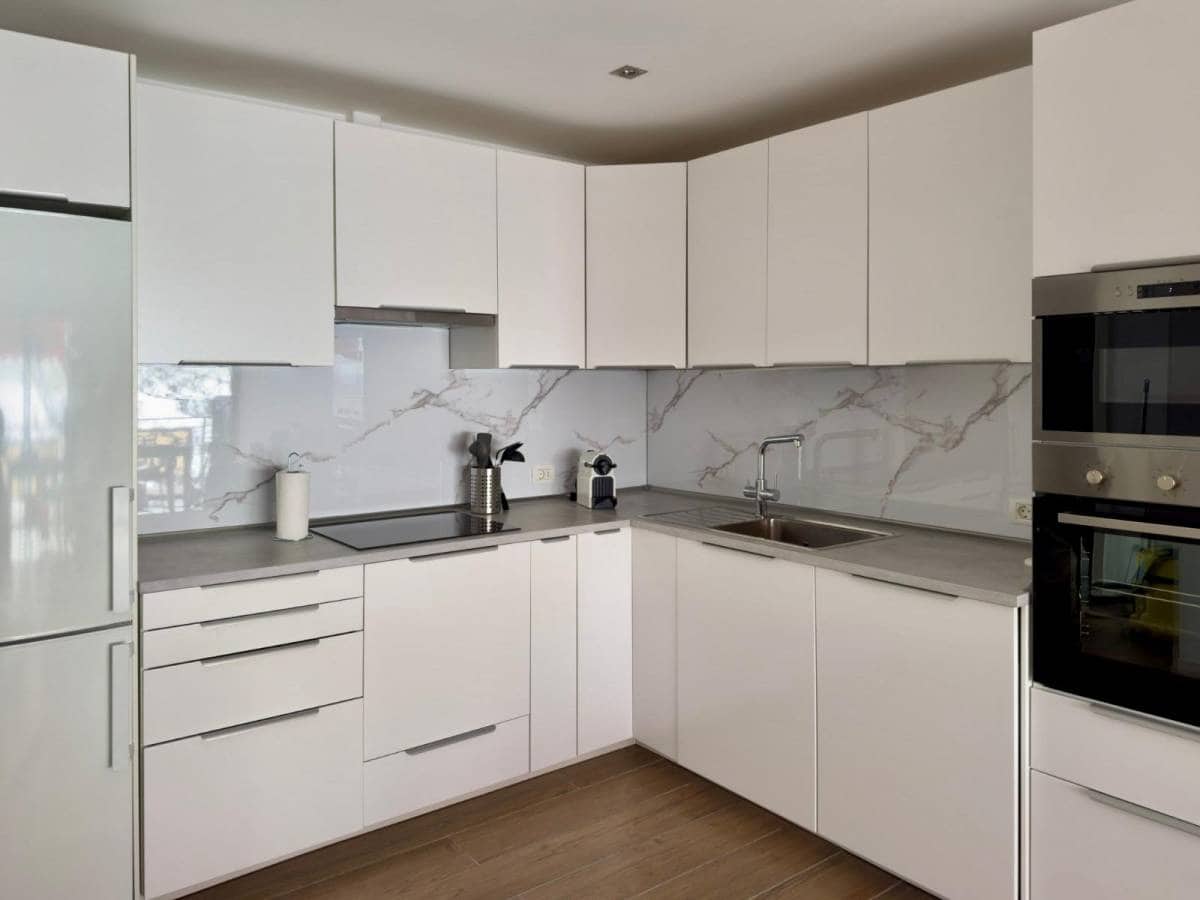 2 bedroom Apartment for sale in Los Cristianos - € 750,000 (Ref: 9041382)