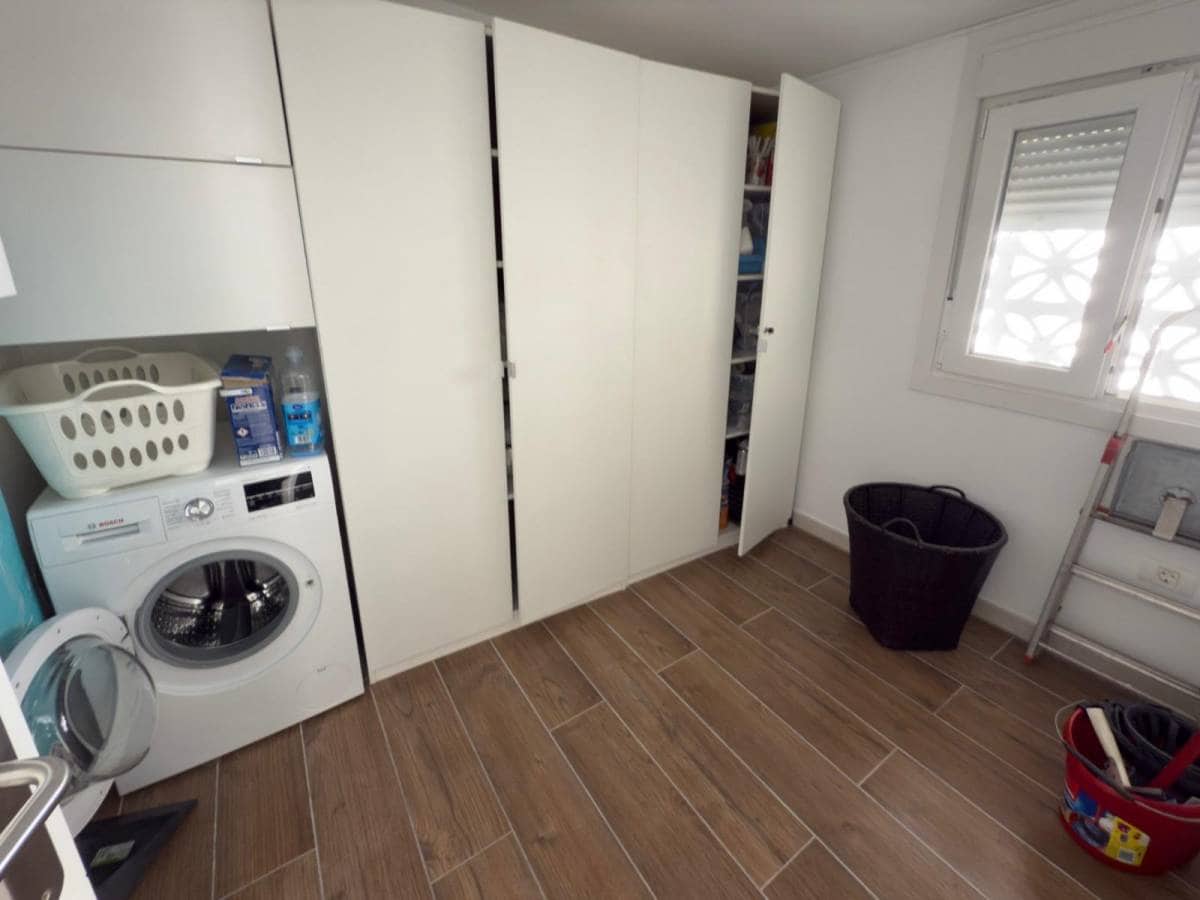 2 bedroom Apartment for sale in Los Cristianos - € 750,000 (Ref: 9041382)