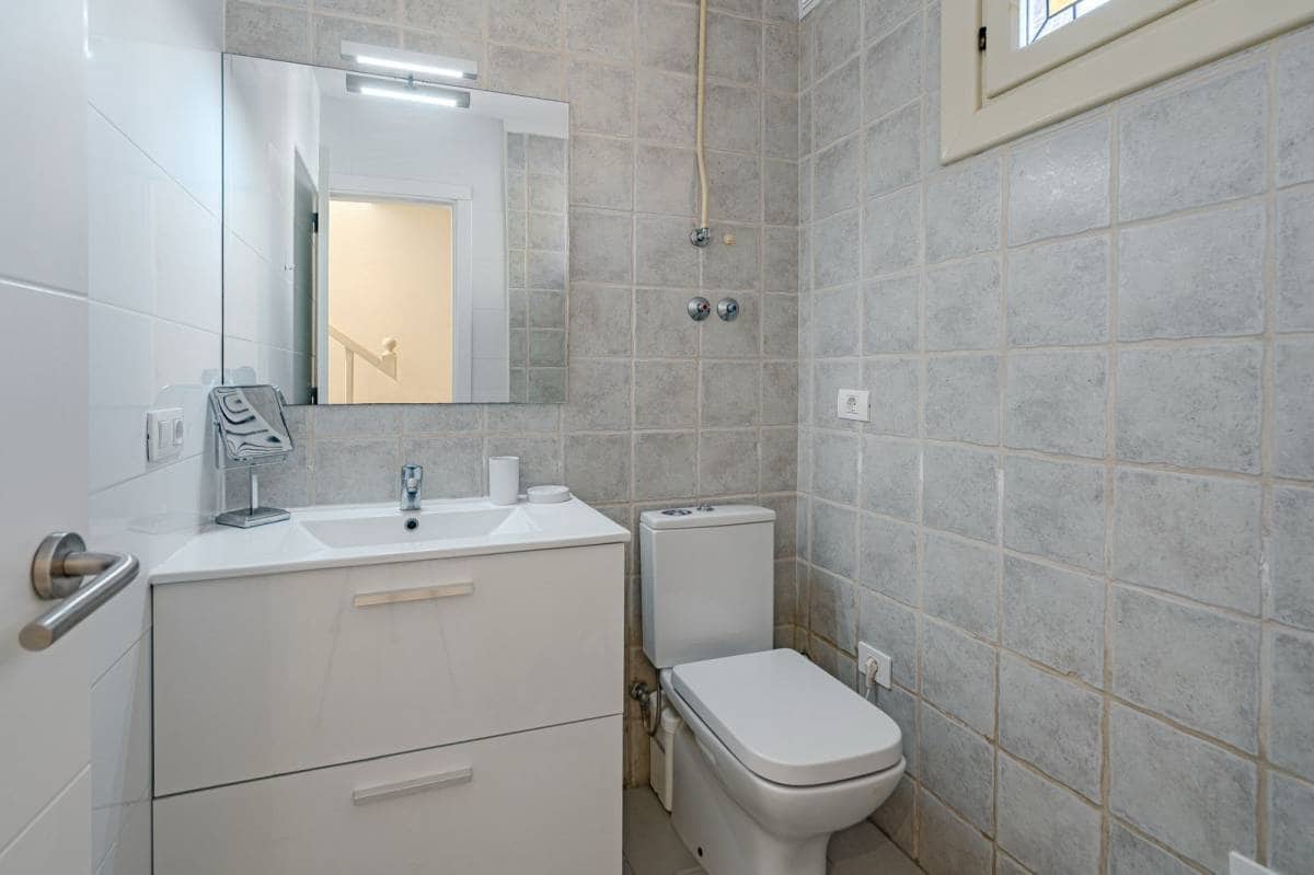 1 bedroom Apartment for sale in Playa de las Americas - € 535,000 (Ref: 9046381)