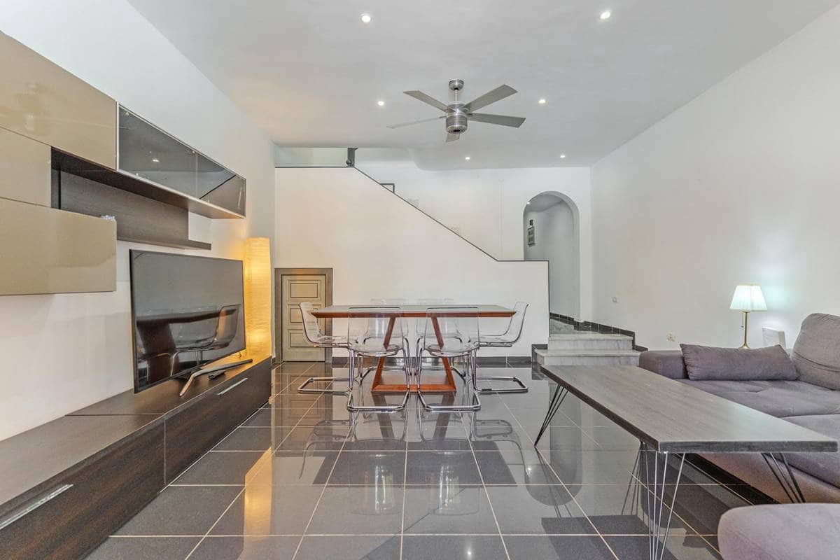 3 sovrum Villa till salu i Playa de las Americas - 1 590 000 € (Ref: 9046382)