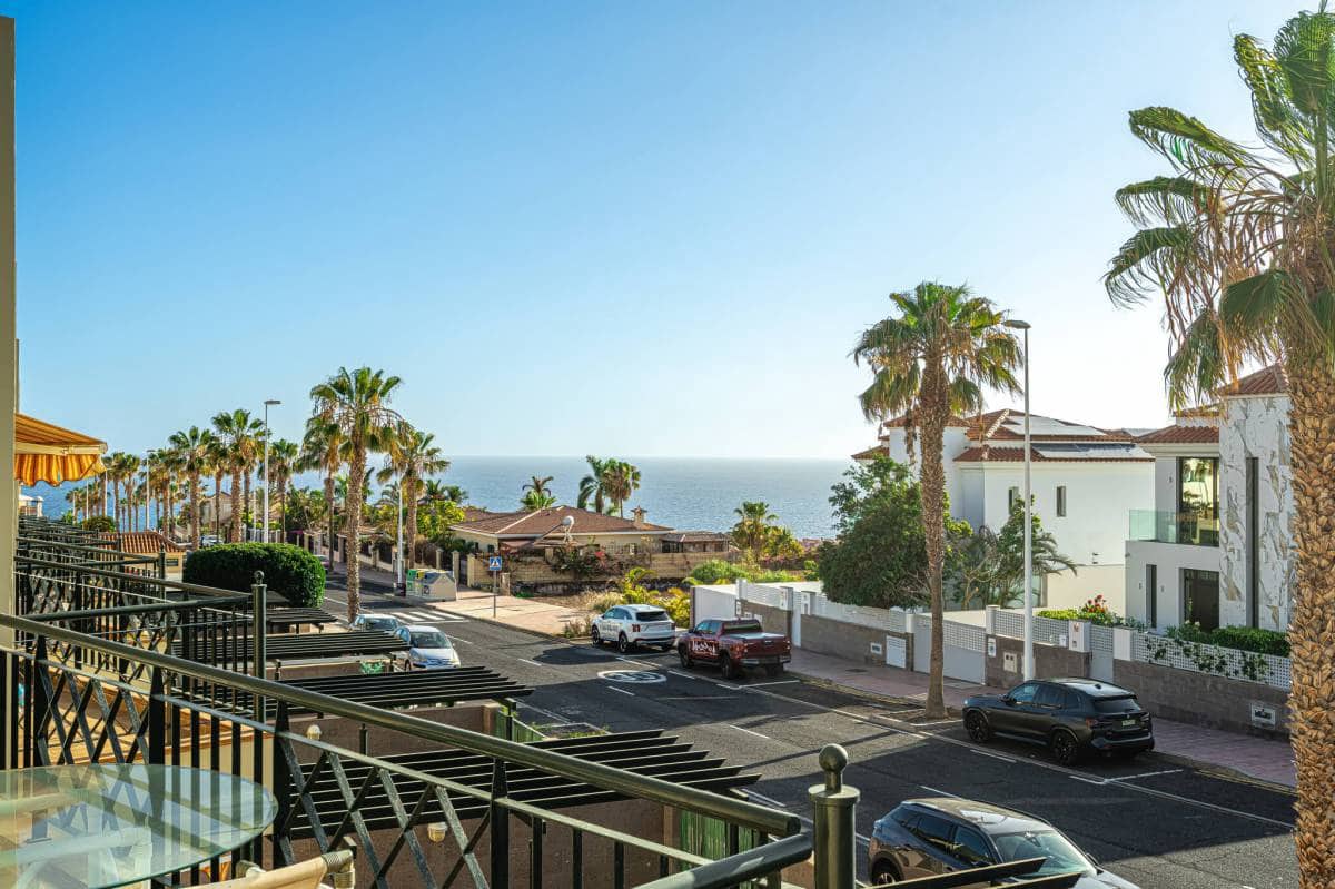3 soveværelse Lejlighed til salg i Playa del Duque - € 849.000 (Ref: 9109638)