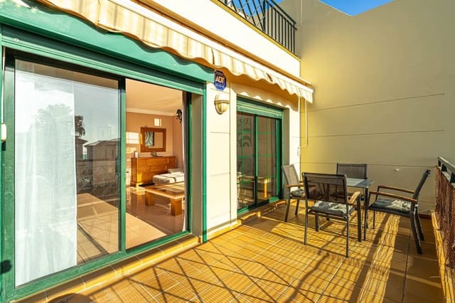 3 soveværelse Lejlighed til salg i Playa del Duque, Adeje - € 849.000 (Ref: 9109638)