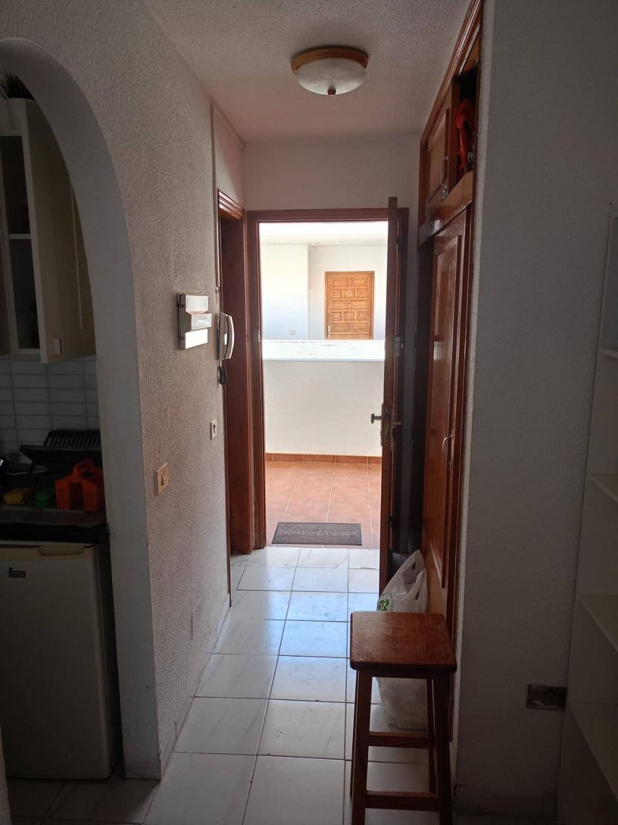 Leilighet til salgs i Los Cristianos - € 215 000 (Ref: 9118053)