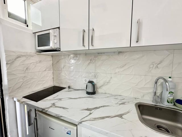 Lejlighed til salg i Playa de las Américas, Adeje - € 220.000 (Ref: 9158330)