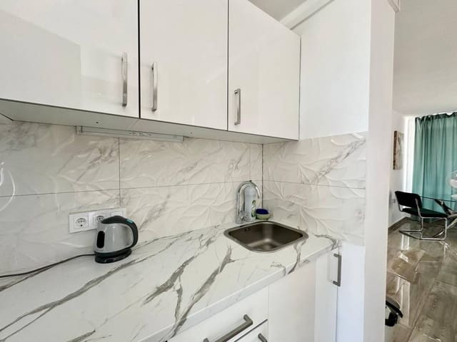 Lejlighed til salg i Playa de las Américas, Adeje - € 220.000 (Ref: 9158330)