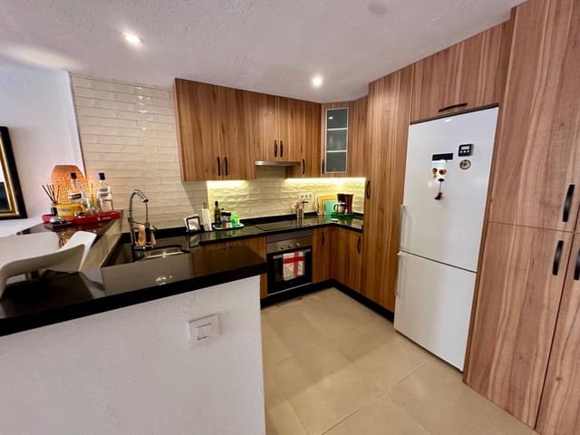 2 soveværelse Byhus til salg i Los Cristianos, Arona - € 495.000 (Ref: 9180094)