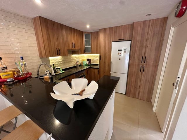 2 soveværelse Byhus til salg i Los Cristianos, Arona - € 495.000 (Ref: 9180094)