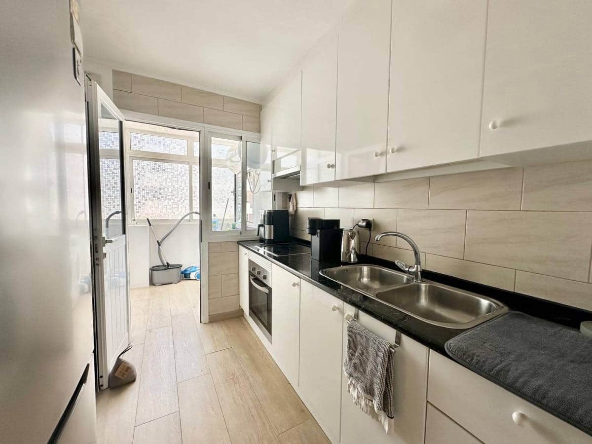 Apartamento de 2 habitaciones en Los Cristianos en venta - 369.000 € (Ref: 9199840)