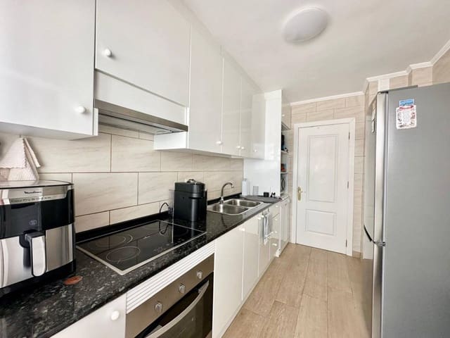 Apartamento de 2 habitaciones en Los Cristianos, Arona en venta - 369.000 € (Ref: 9199840)