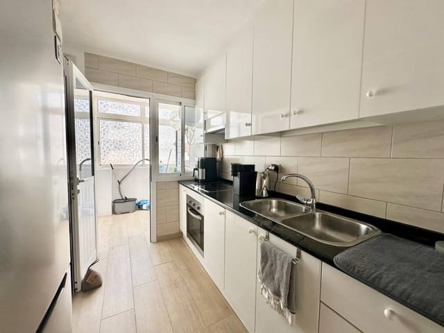 Apartamento de 2 habitaciones en Los Cristianos, Arona en venta - 369.000 € (Ref: 9199840)