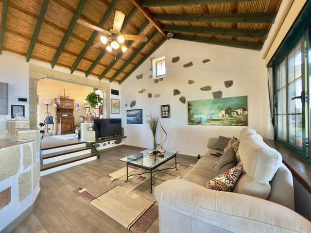 3 bedroom Finca/Country House for sale in Vera de Erques, Guía de Isora - € 940,000 (Ref: 9216031)