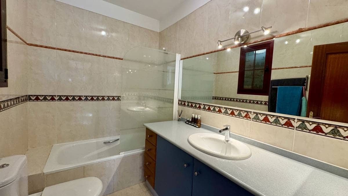 3 bedroom Villa for sale in Arona - € 490,000 (Ref: 9228050)