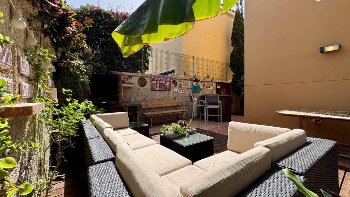 3 bedroom Villa for sale in Arona - € 490,000 (Ref: 9228050)