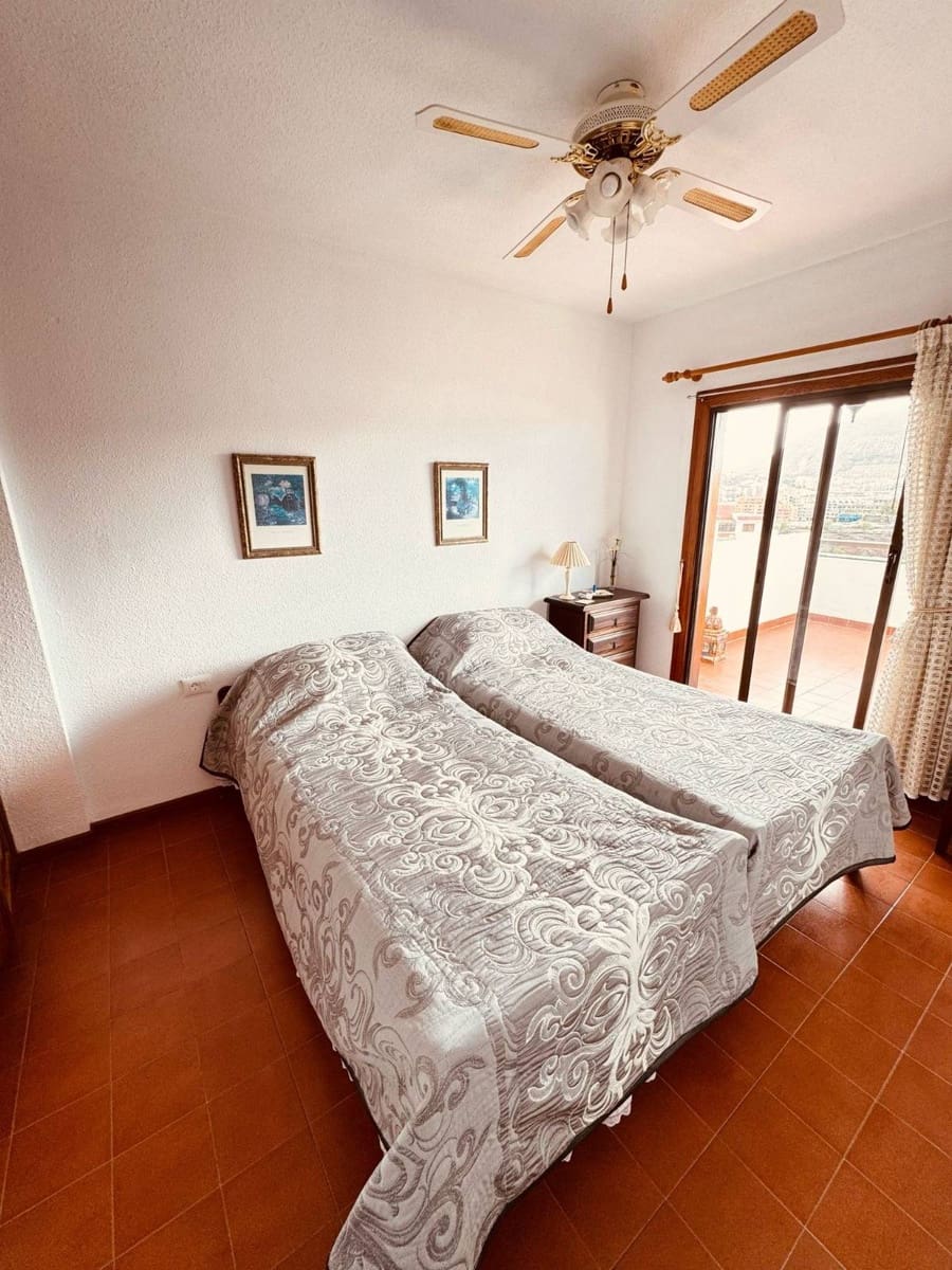 Apartamento de 2 habitaciones en Los Cristianos en venta - 385.000 € (Ref: 9235769)