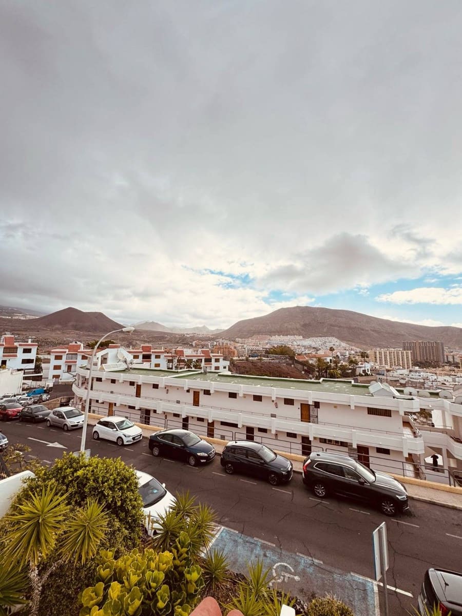 Apartamento de 2 habitaciones en Los Cristianos en venta - 385.000 € (Ref: 9235769)