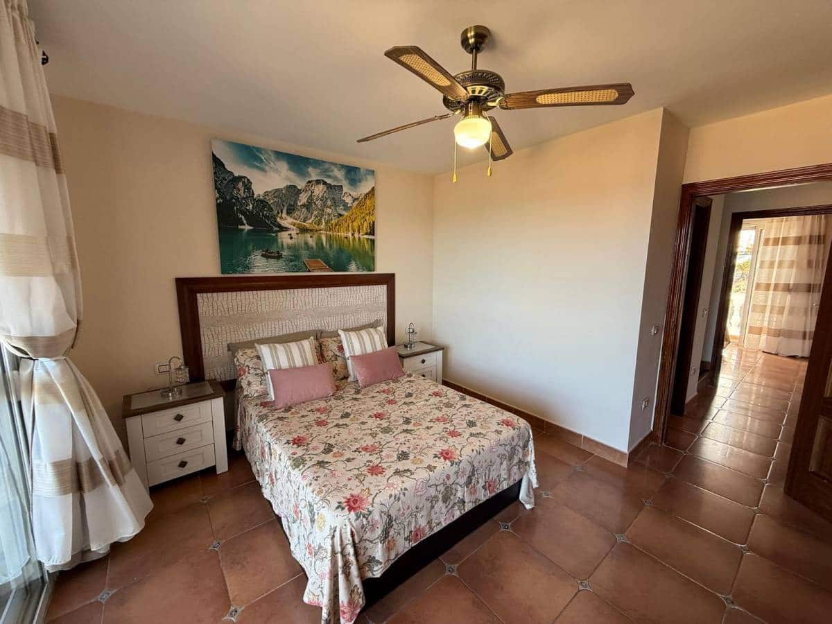 3 makuuhuone Huvila myytävänä paikassa Los Cristianos - 850 000 € (Ref: 9255899)