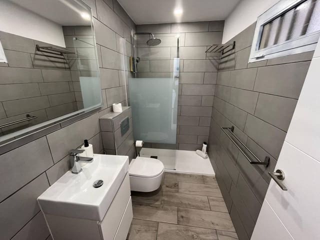 1 soveværelse Lejlighed til salg i Playa de las Americas, Arona - € 270.000 (Ref: 9263844)