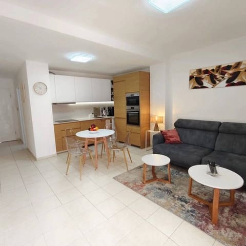 Apartamento de 4 habitaciones en Playa de Fañabé Alto, Adeje en venta - 396.000 € (Ref: 9298835)