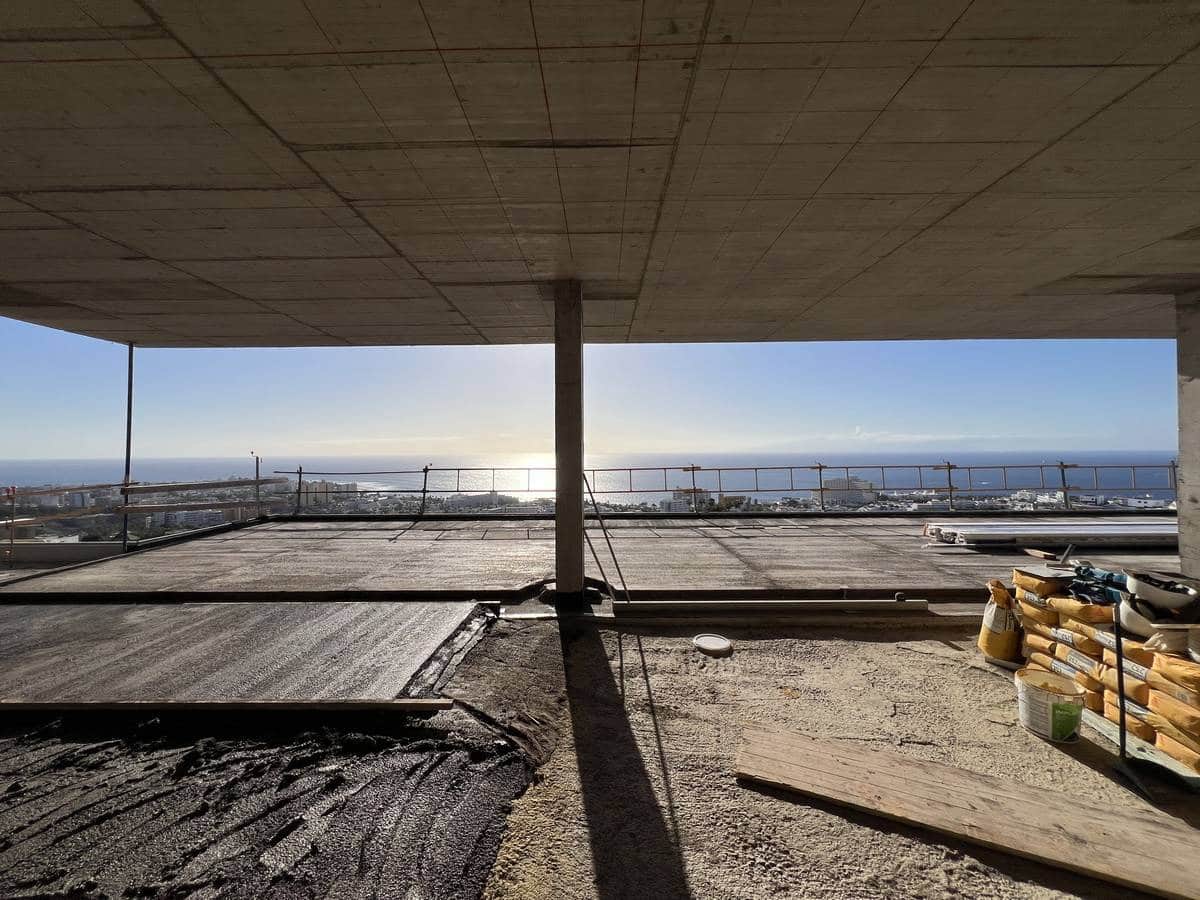 Chalet de 3 habitaciones en Playa de las Americas en venta - 4.400.000 € (Ref: 9350113)