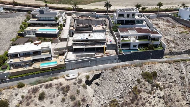 3 soveværelse Villa til salg i Playa de las Americas, Arona - € 4.400.000 (Ref: 9350113)