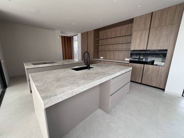 6 soveværelse Villa til salg i Roque del Conde, Adeje - € 2.400.000 (Ref: 9352178)