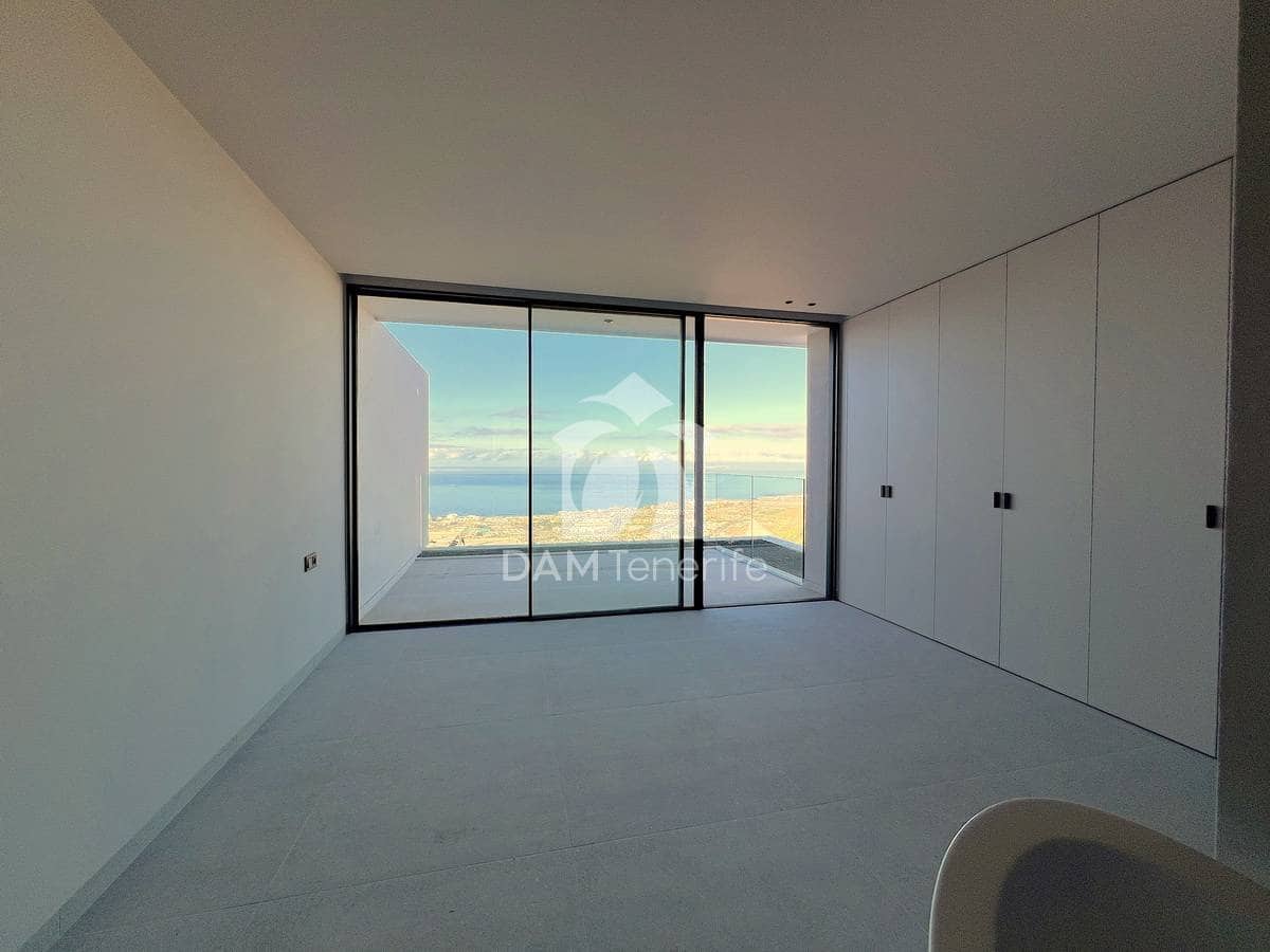 6 bedroom Villa for sale in Roque del Conde with pool garage - € 2,400,000 (Ref: 9352178)
