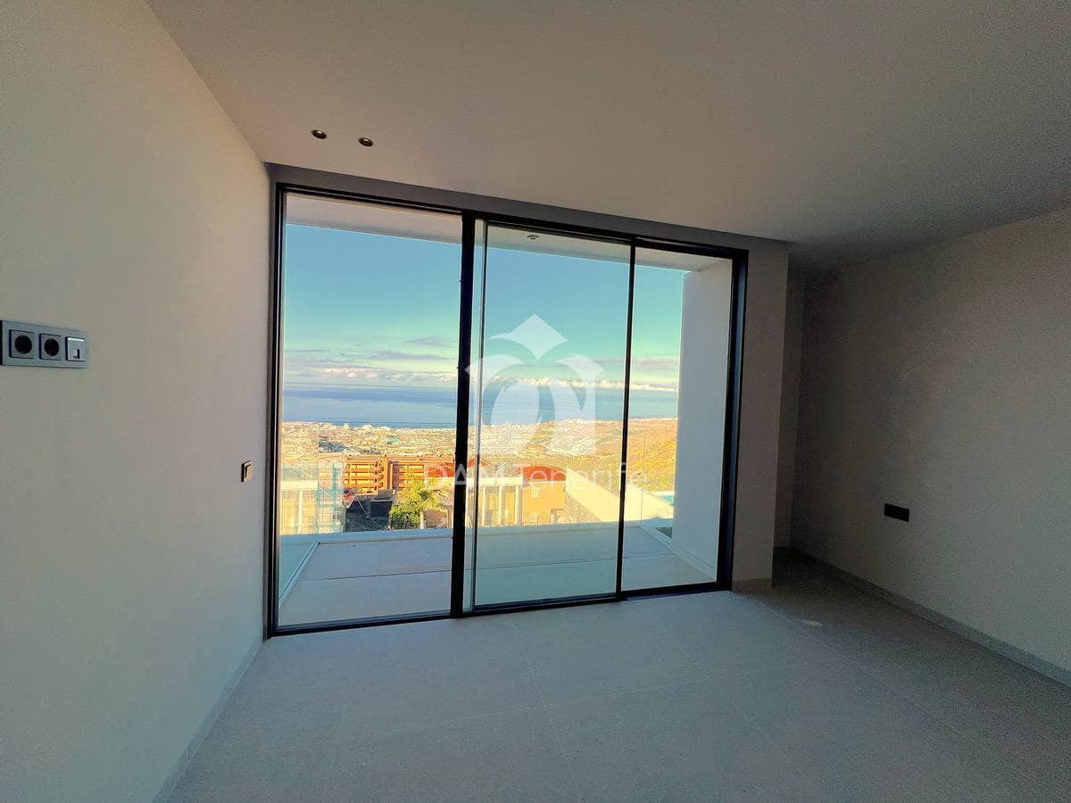 6 bedroom Villa for sale in Roque del Conde with pool garage - € 2,400,000 (Ref: 9352178)