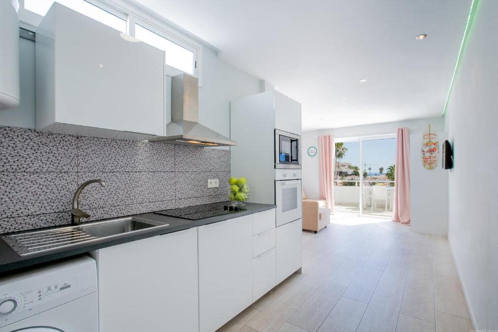 Apartment for sale in Costa Adeje - € 250,000 (Ref: 9356484)