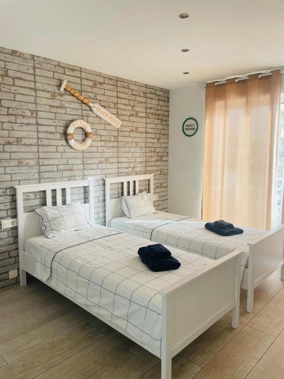 Apartment for sale in Costa Adeje - € 250,000 (Ref: 9356484)